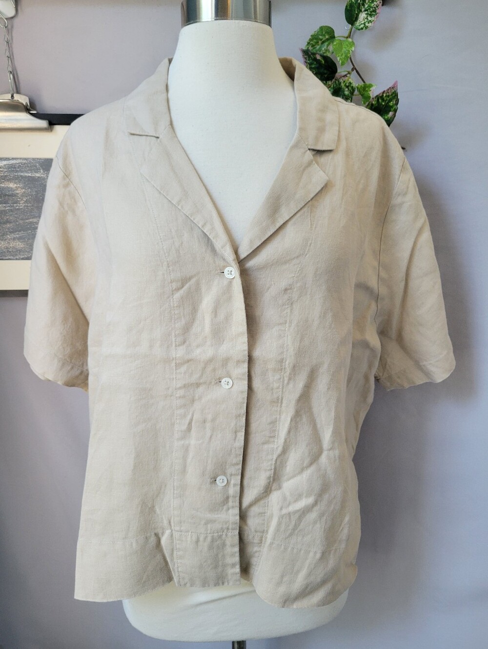 Women’s Short Sleeve Button Front Linen-Blend Top in Beige